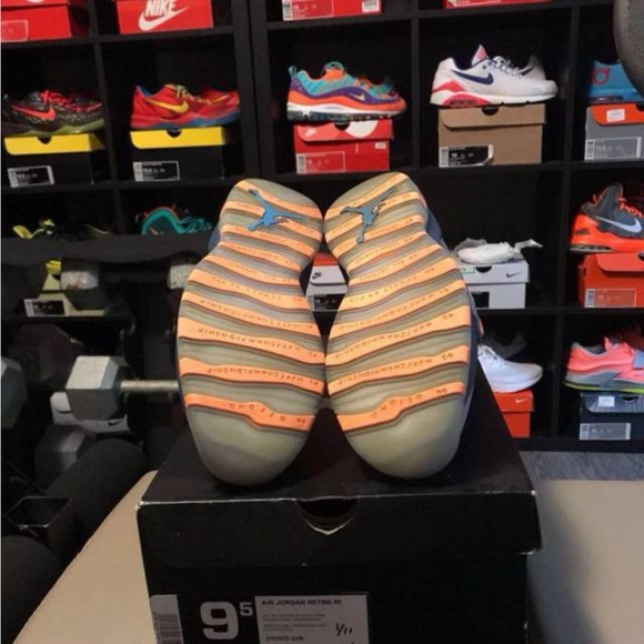 Jordan 10 Charlotte Bobcats size 9.5 - Picture 4 of 4